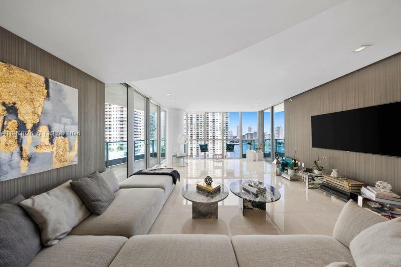 1331 Brickell Bay Dr #1602 Miami, FL 33131