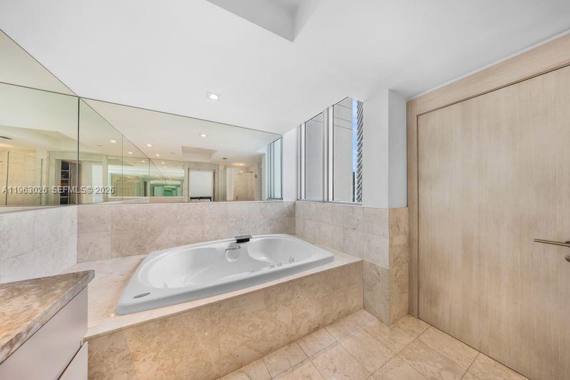 1331 Brickell Bay Dr #1602 Miami, FL 33131