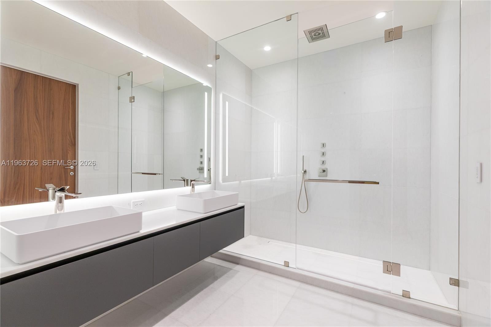 5 Grove Isle Dr #M303 Miami, FL 33133