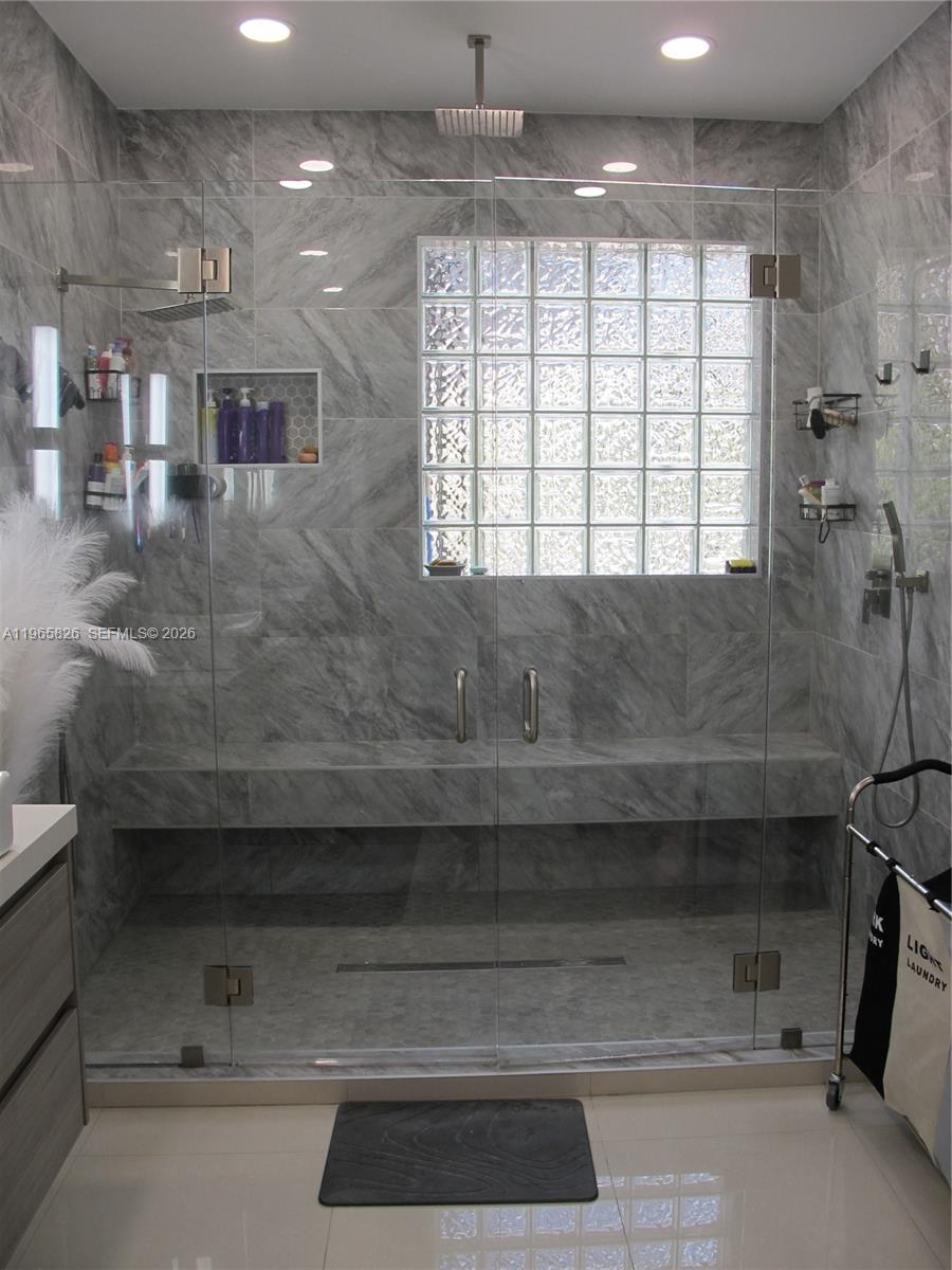 5285 NW 112th Ter Coral Springs, FL 33076