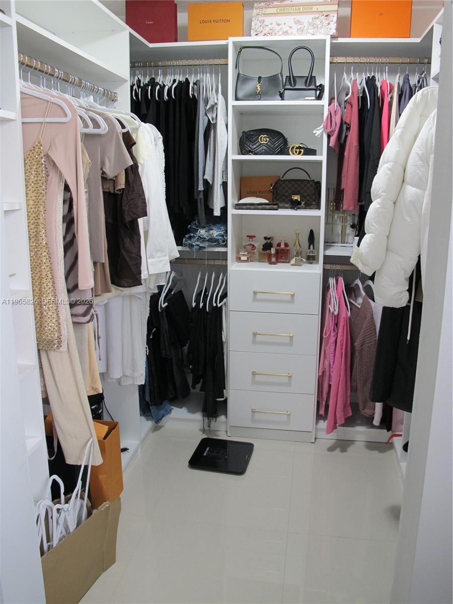 5285 NW 112th Ter Coral Springs, FL 33076