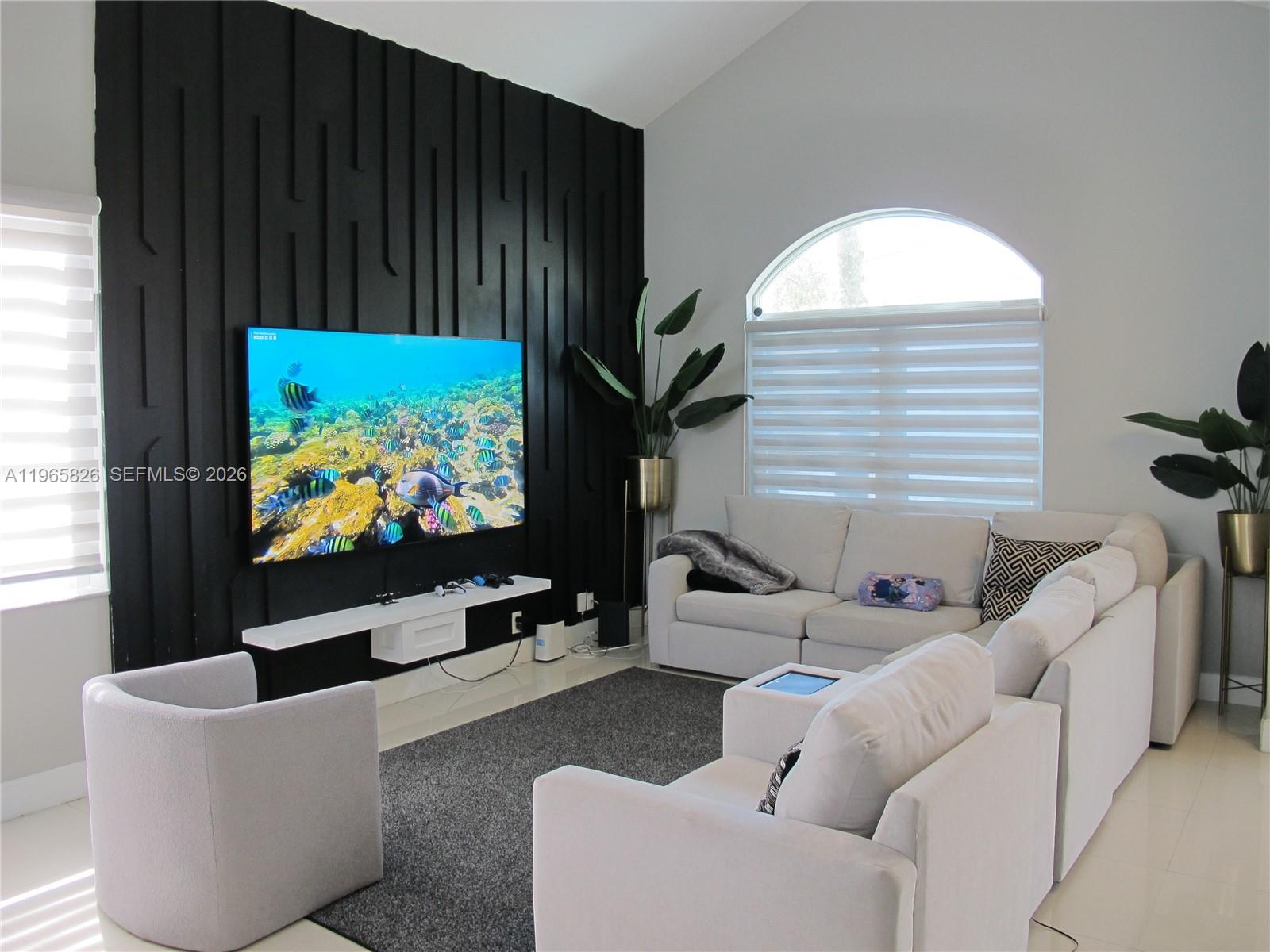 5285 NW 112th Ter Coral Springs, FL 33076