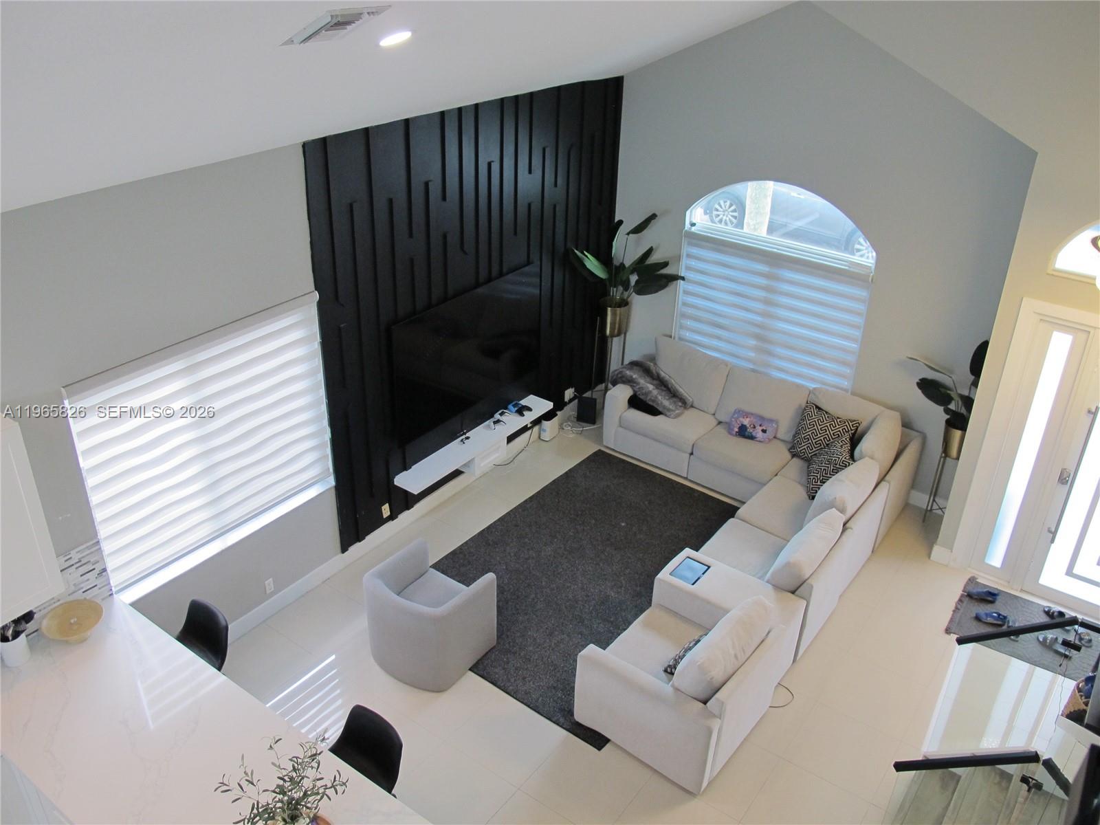 5285 NW 112th Ter Coral Springs, FL 33076