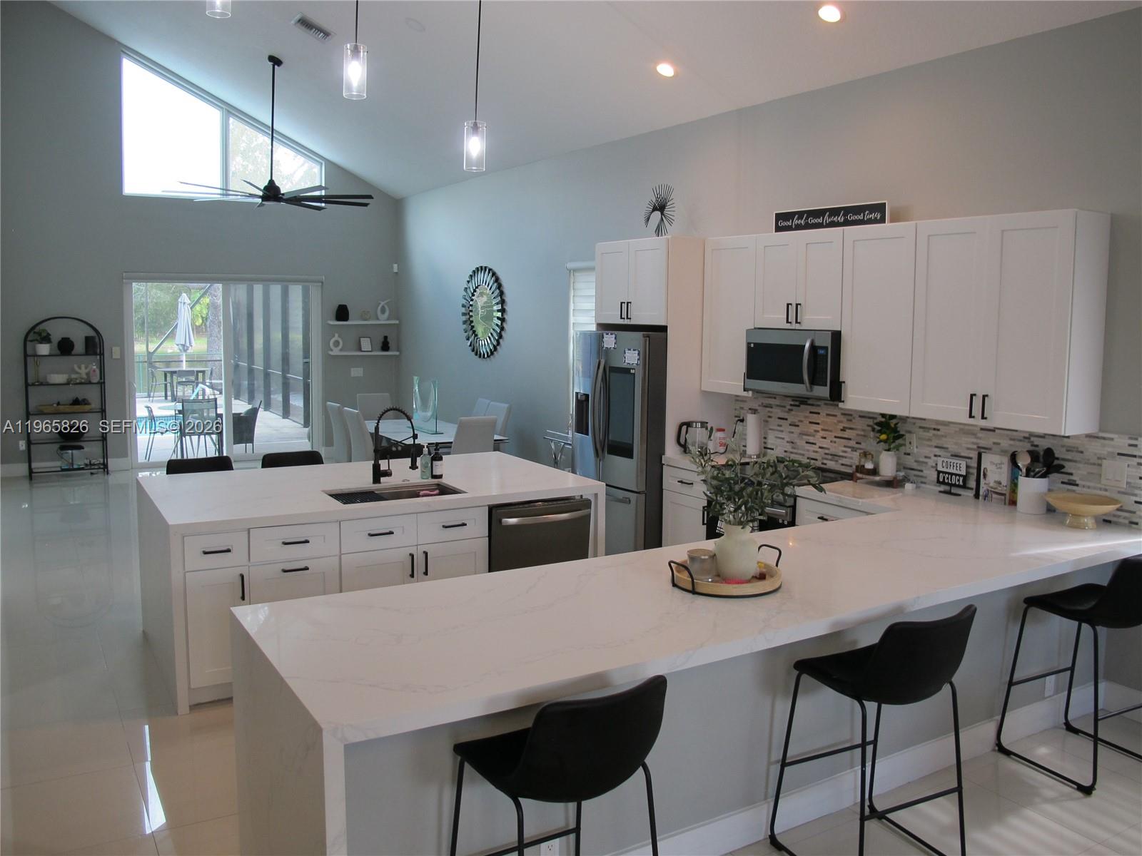 5285 NW 112th Ter Coral Springs, FL 33076