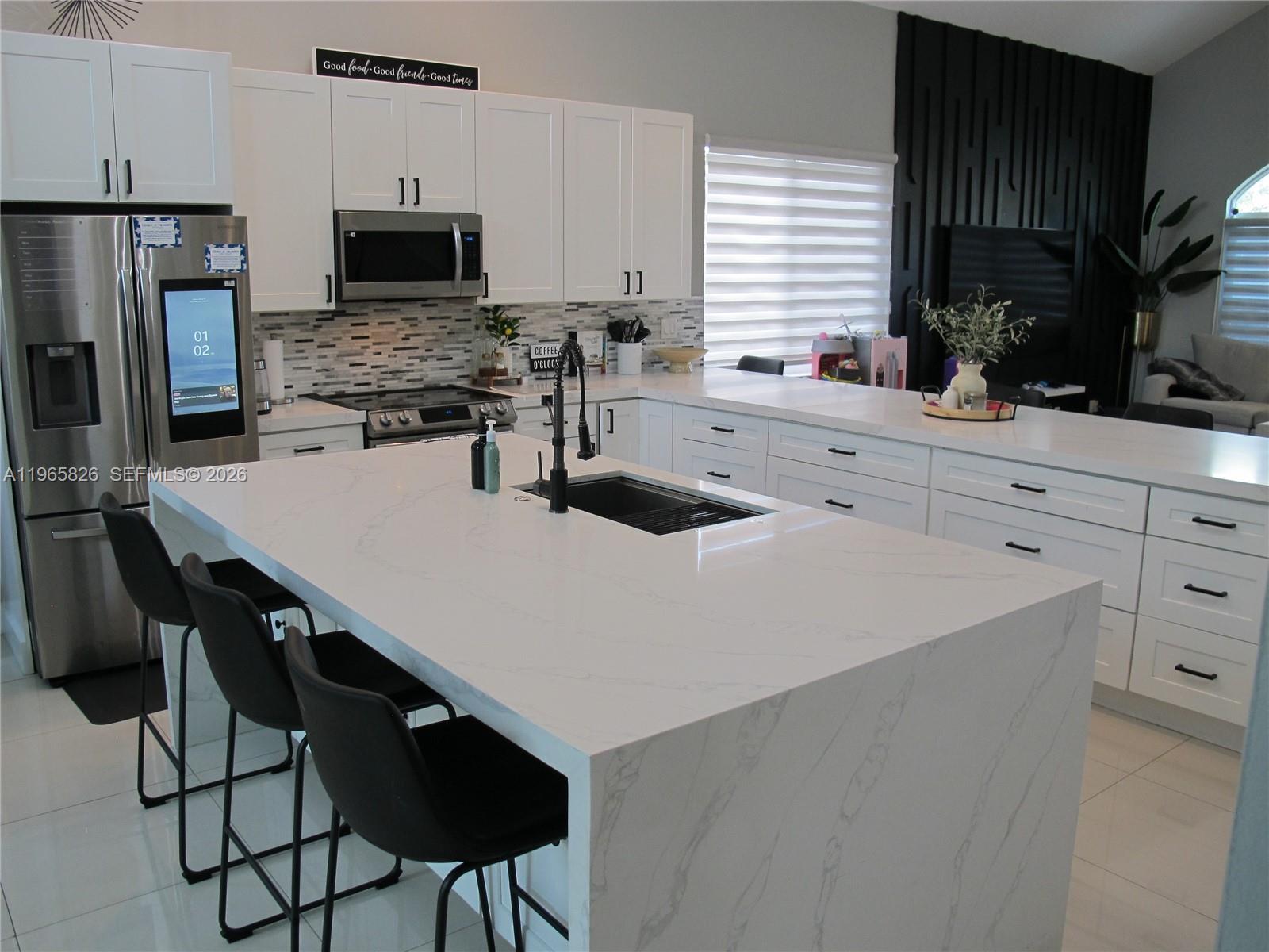 5285 NW 112th Ter Coral Springs, FL 33076