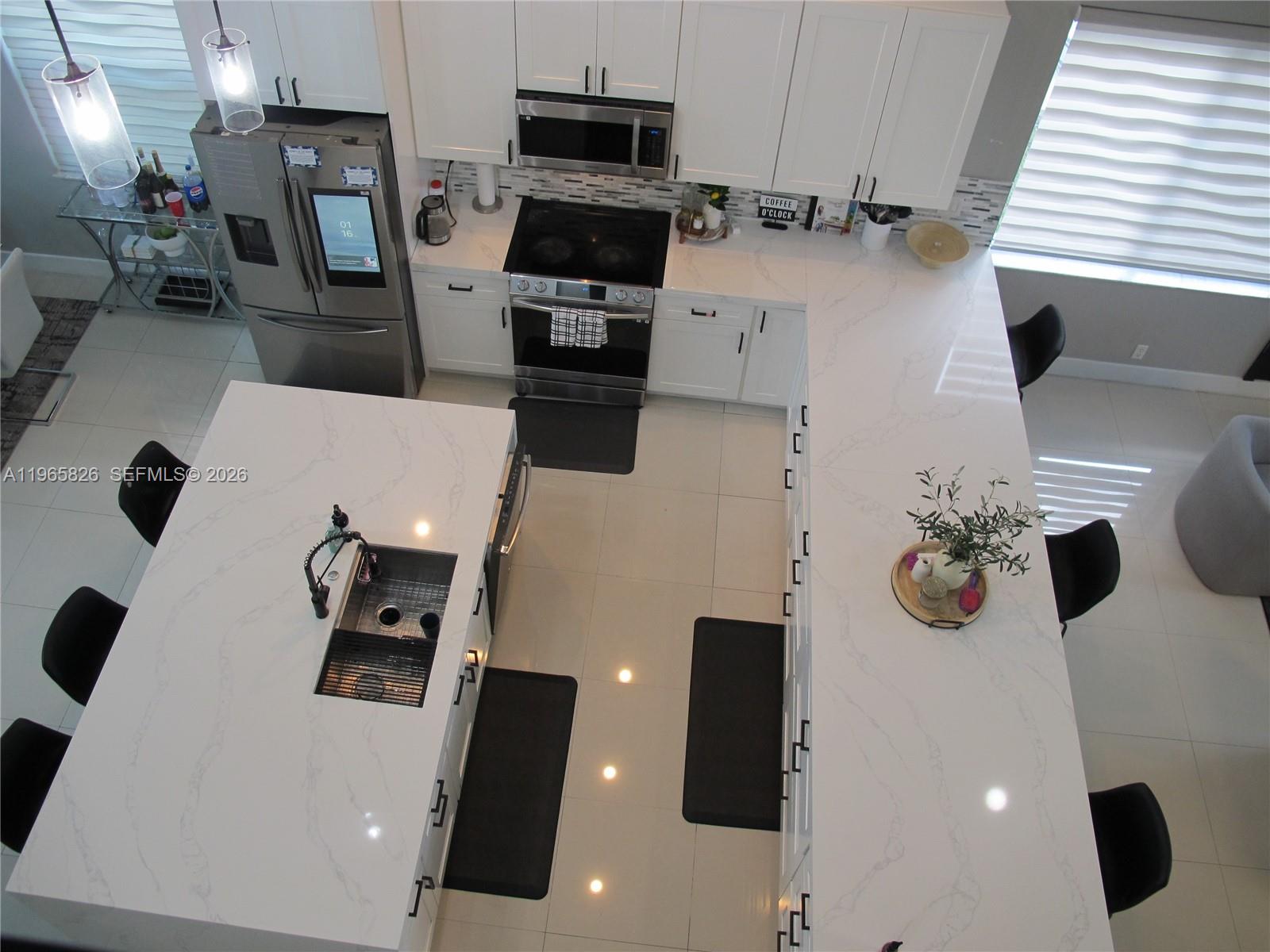 5285 NW 112th Ter Coral Springs, FL 33076