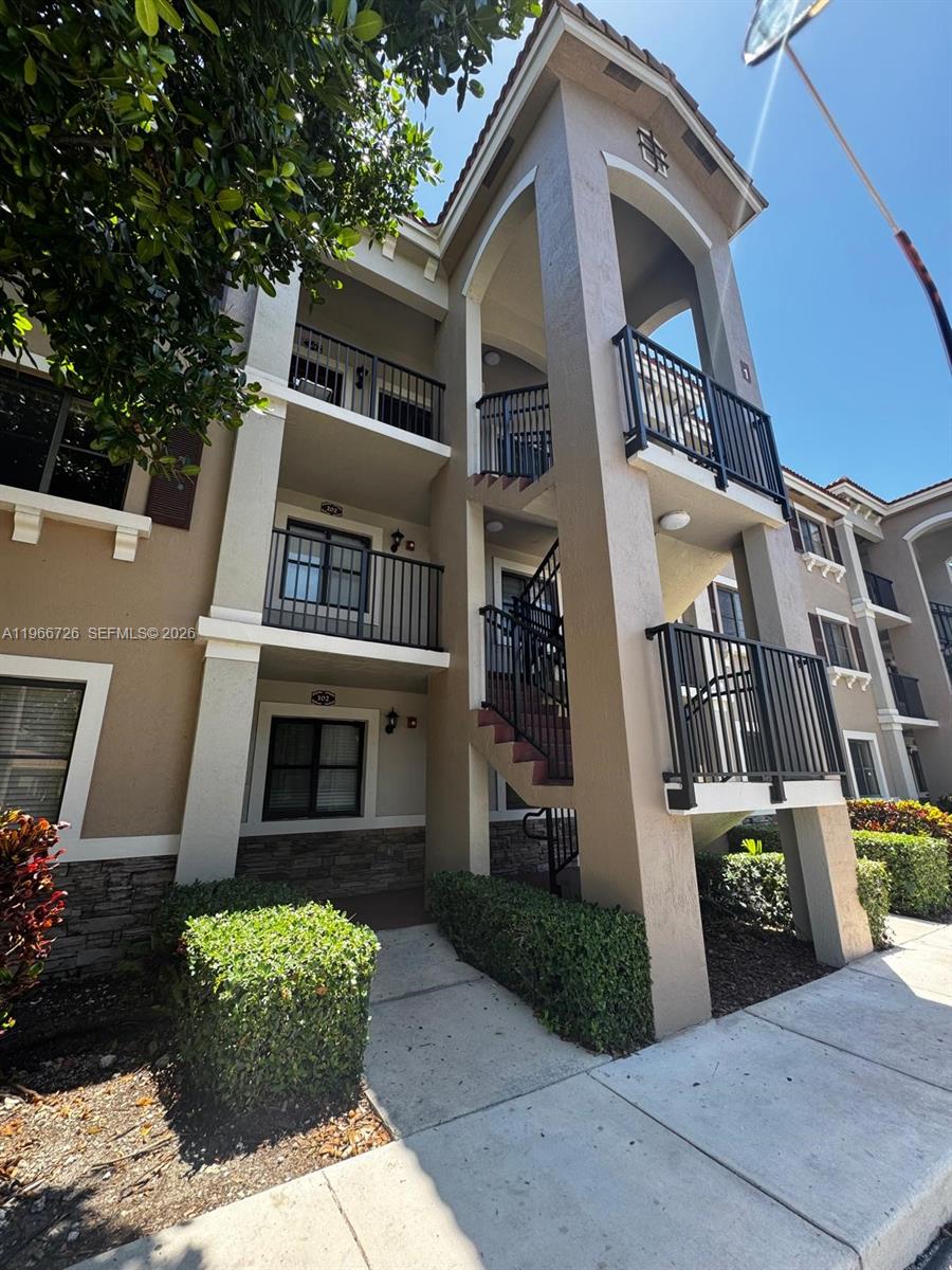 22621 SW 88th Pl #302-8 Cutler Bay, FL 33190