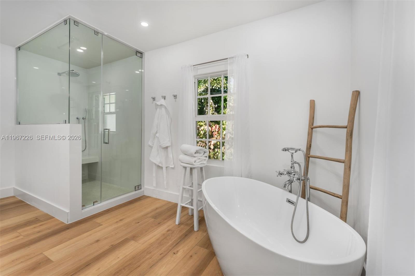 3951 Park Dr Miami, FL 33133