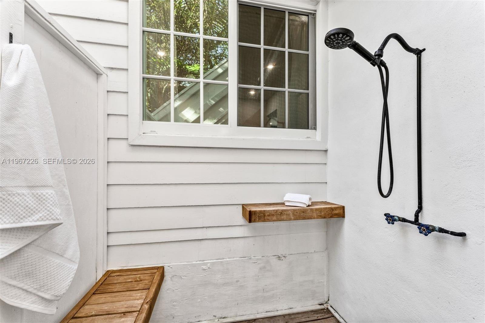 3951 Park Dr Miami, FL 33133