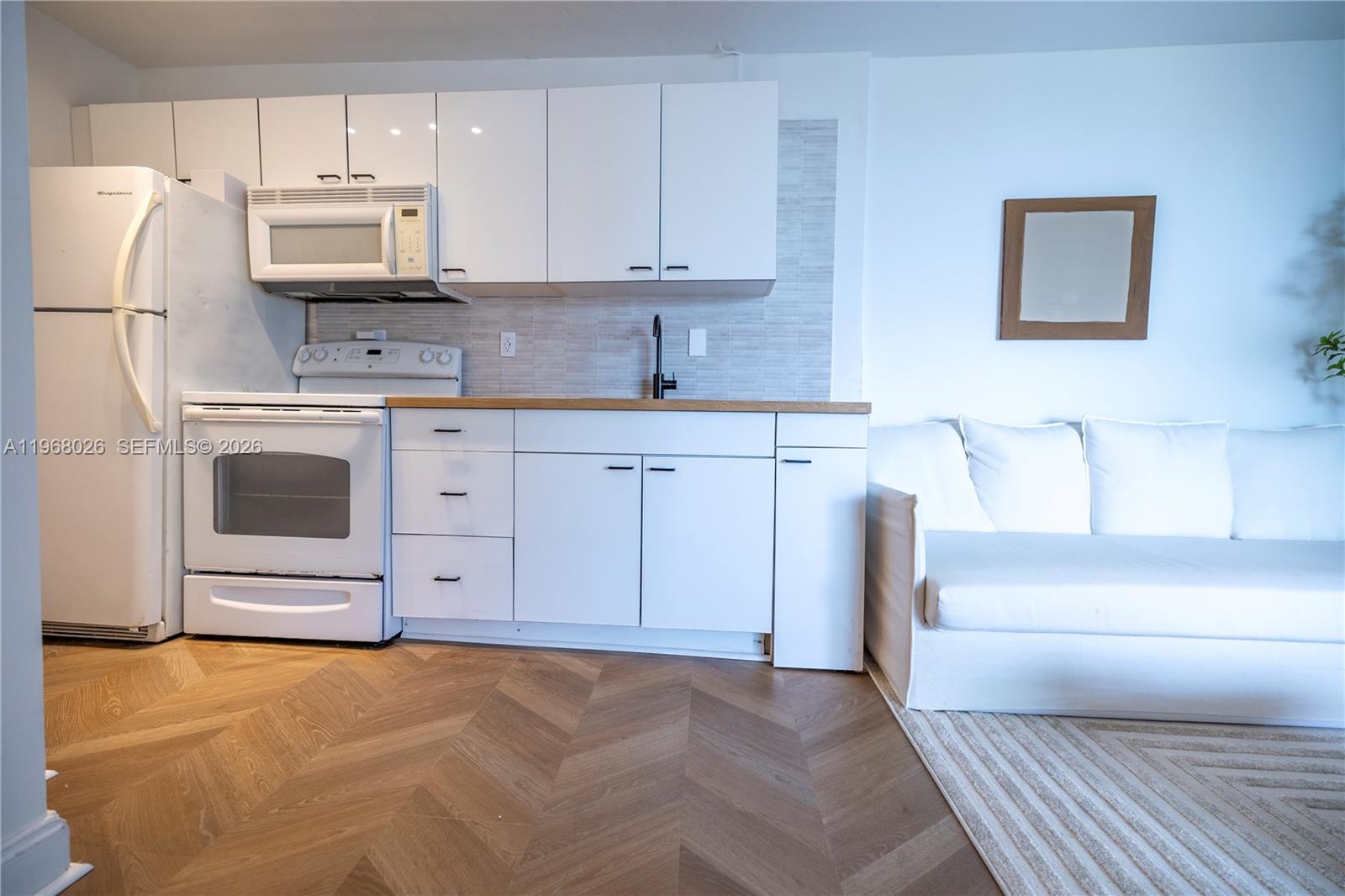 1255 W Collins Ave #604 Miami Beach, FL 33139