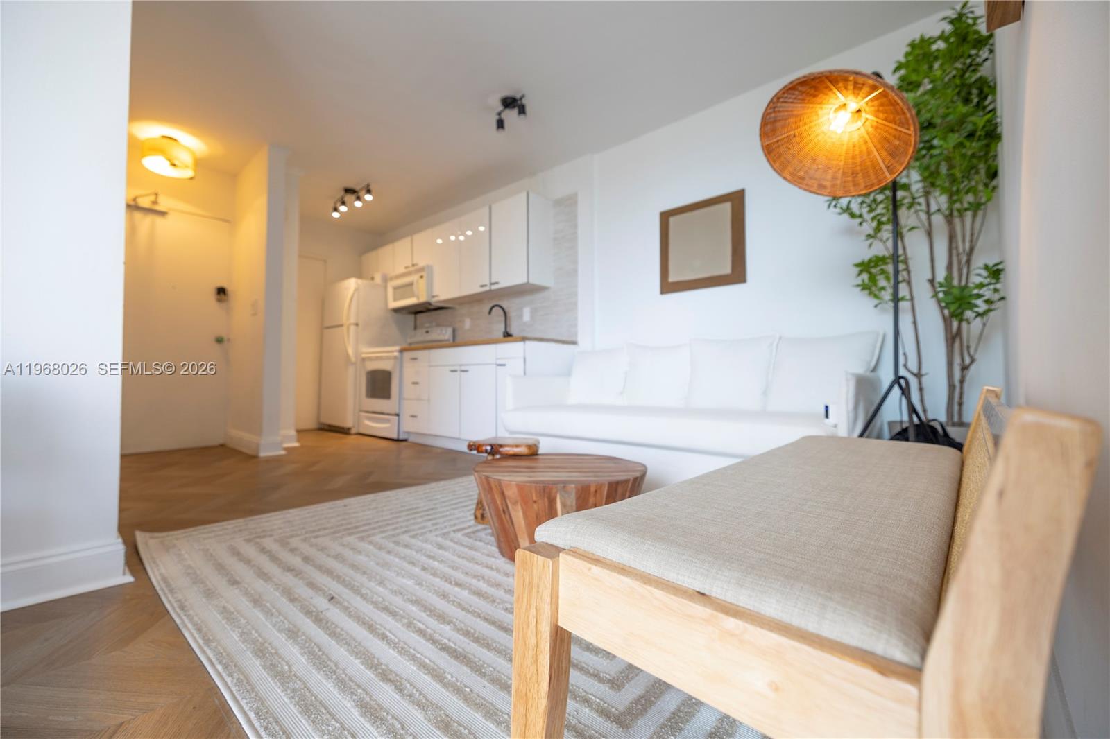 1255 W Collins Ave #604 Miami Beach, FL 33139