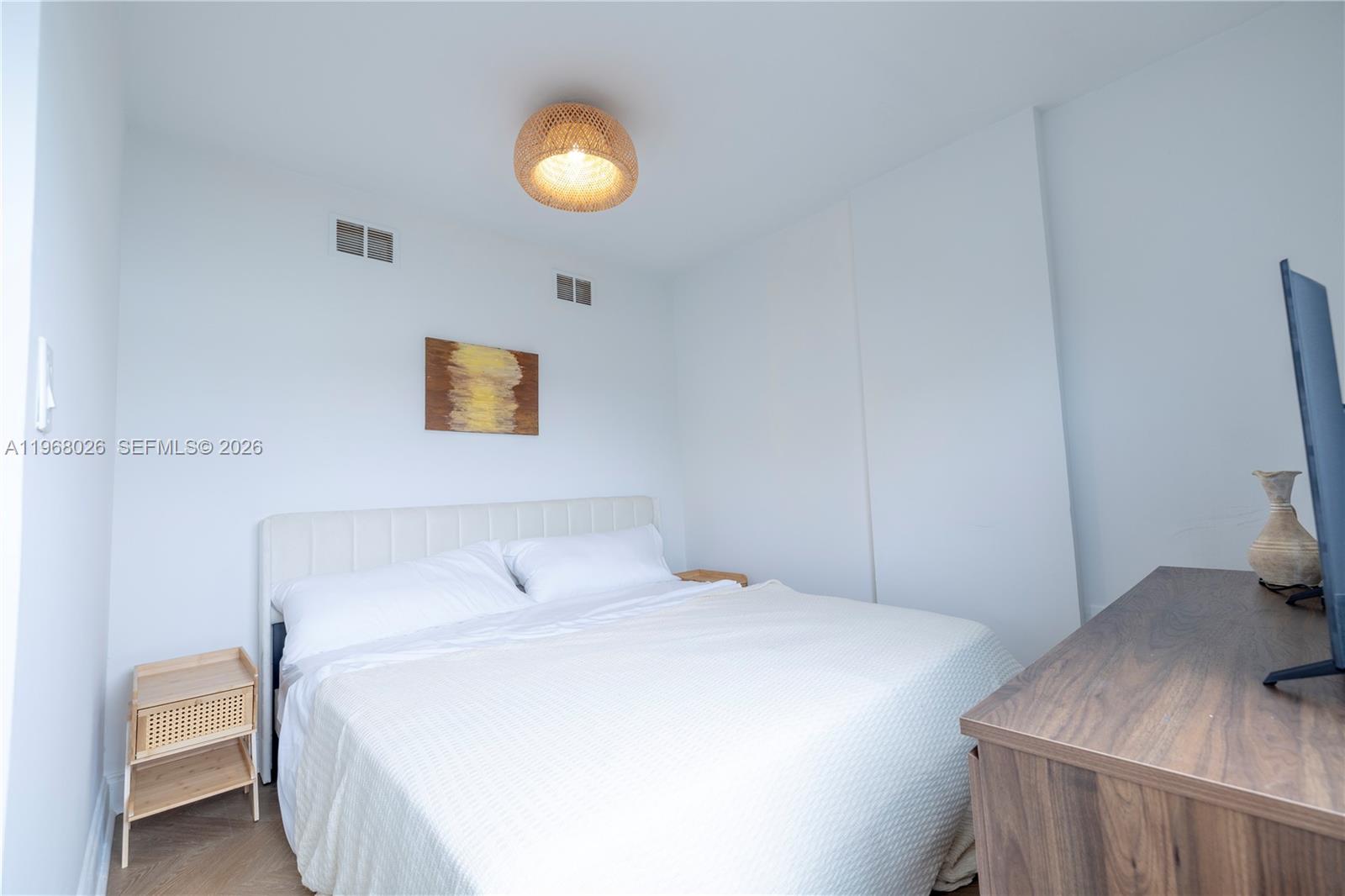 1255 W Collins Ave #604 Miami Beach, FL 33139