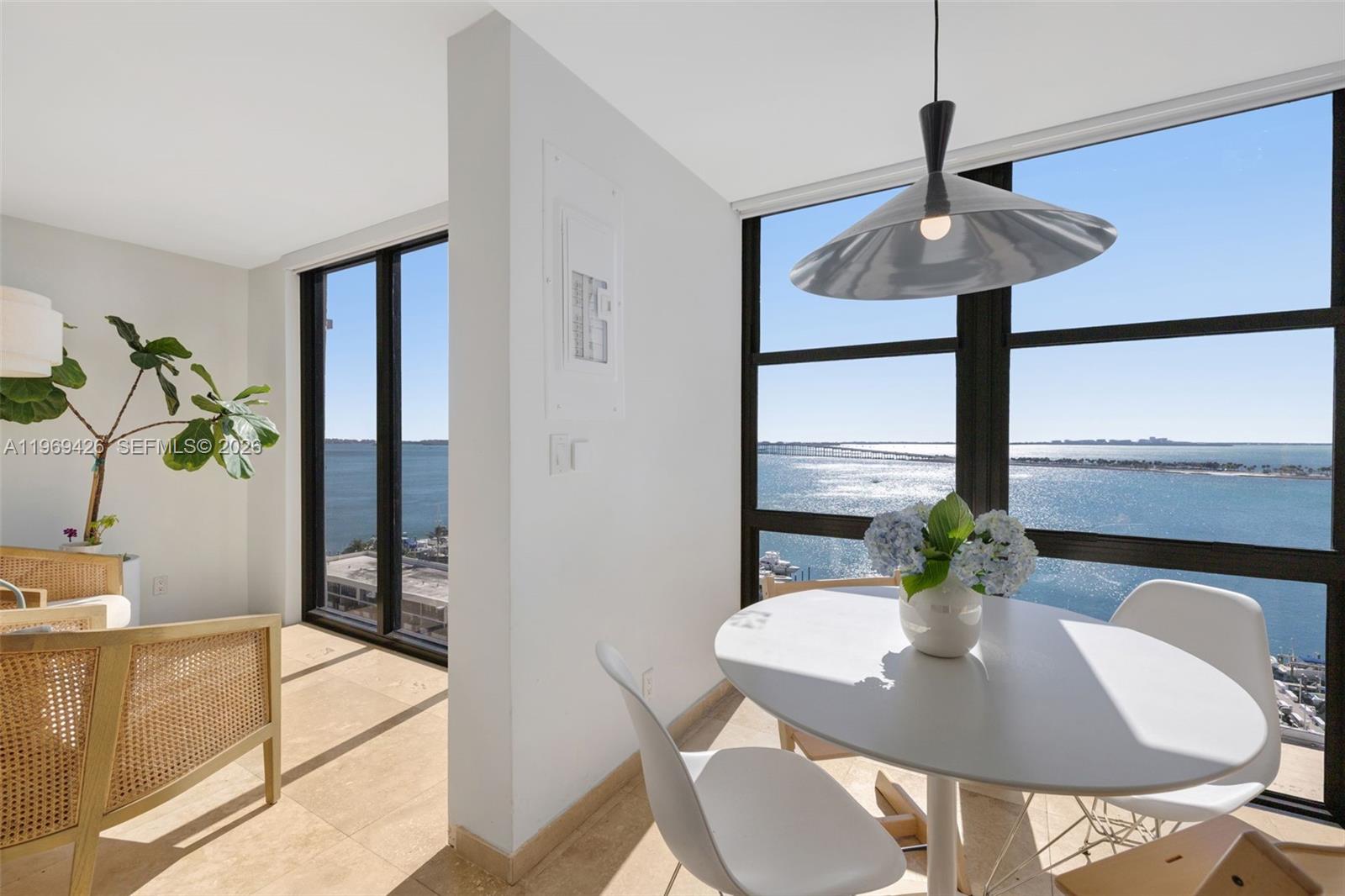 image Brickell Place III9