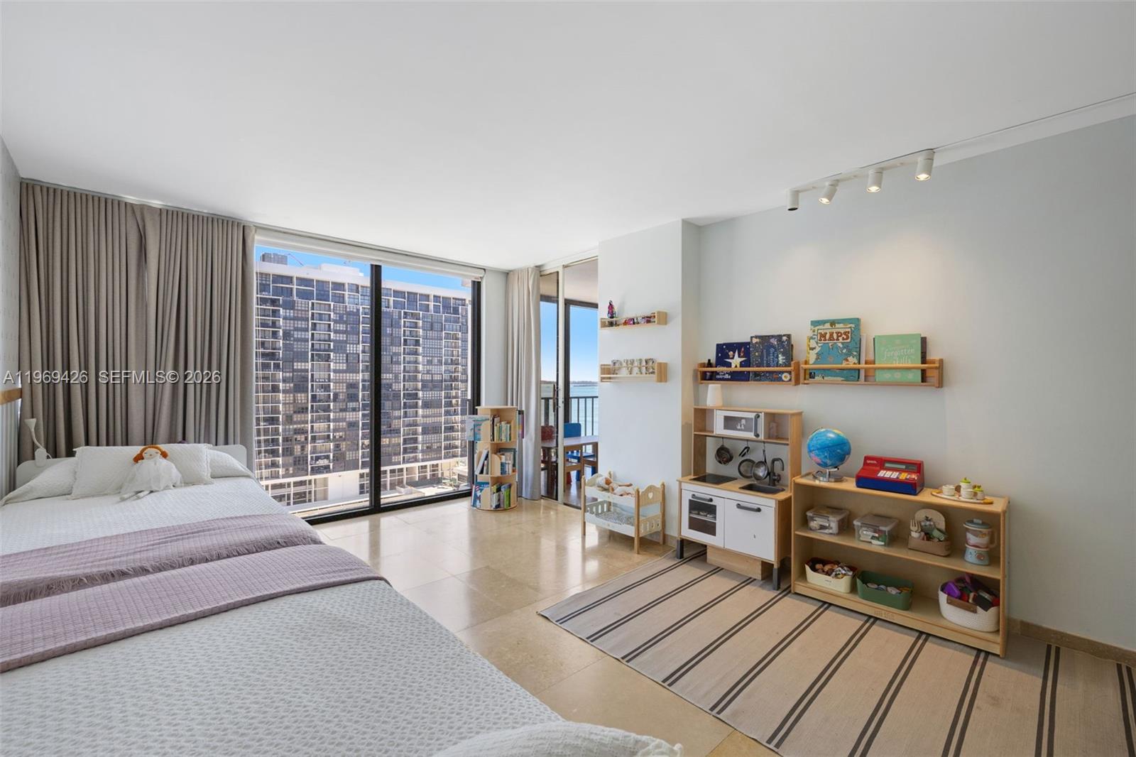 image Brickell Place III28