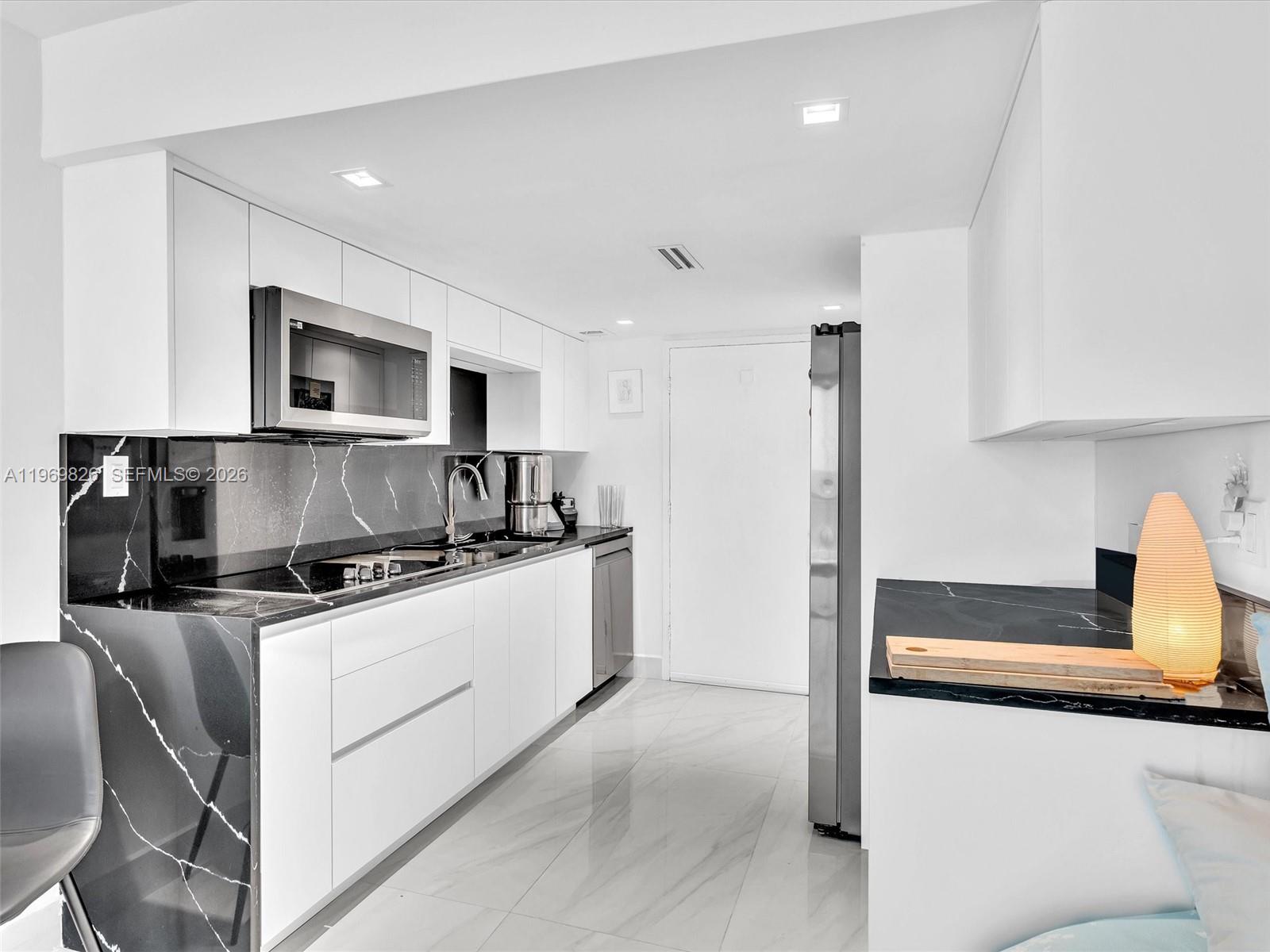 401 Ocean Dr #1007 Miami Beach, FL 33139