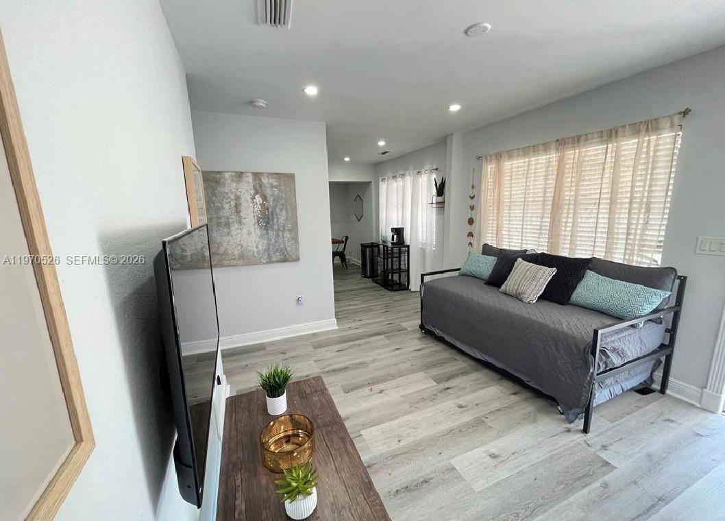 3050 NW 52nd St Miami, FL 33142