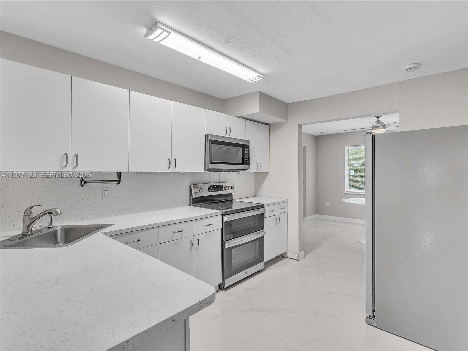 6800 Raleigh St Hollywood, FL 33024