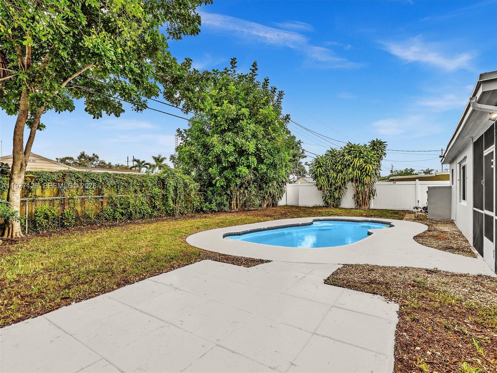 6800 Raleigh St Hollywood, FL 33024