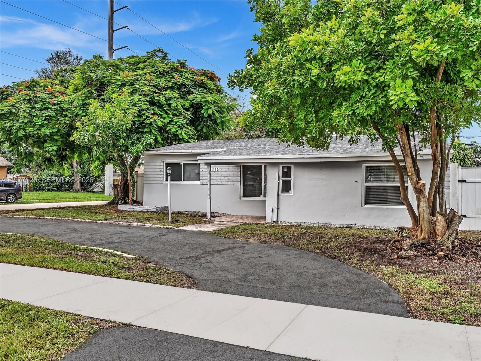 6800 Raleigh St Hollywood, FL 33024