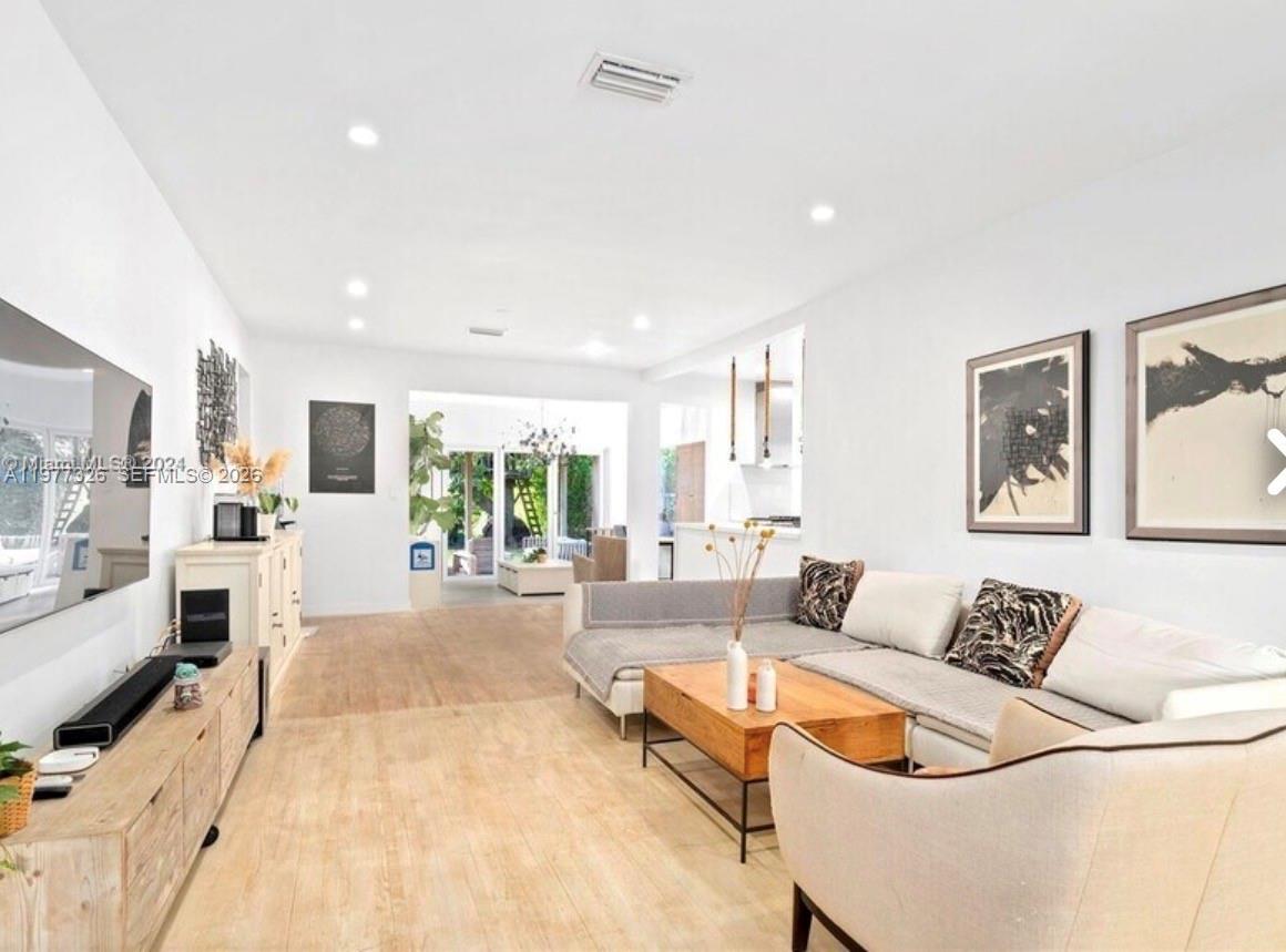 5120 Cherokee Ave Miami Beach, FL 33140