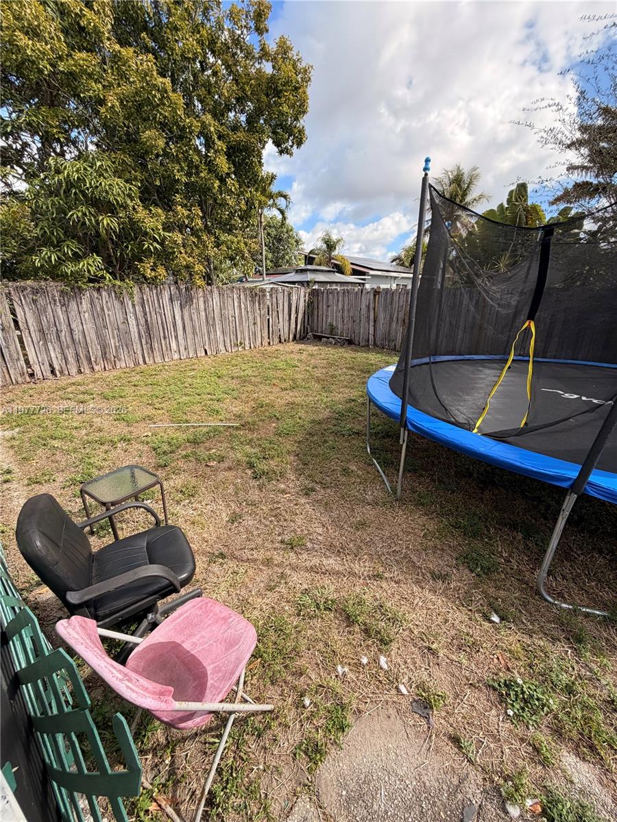 304 SW 77th Ave North Lauderdale, FL 33068