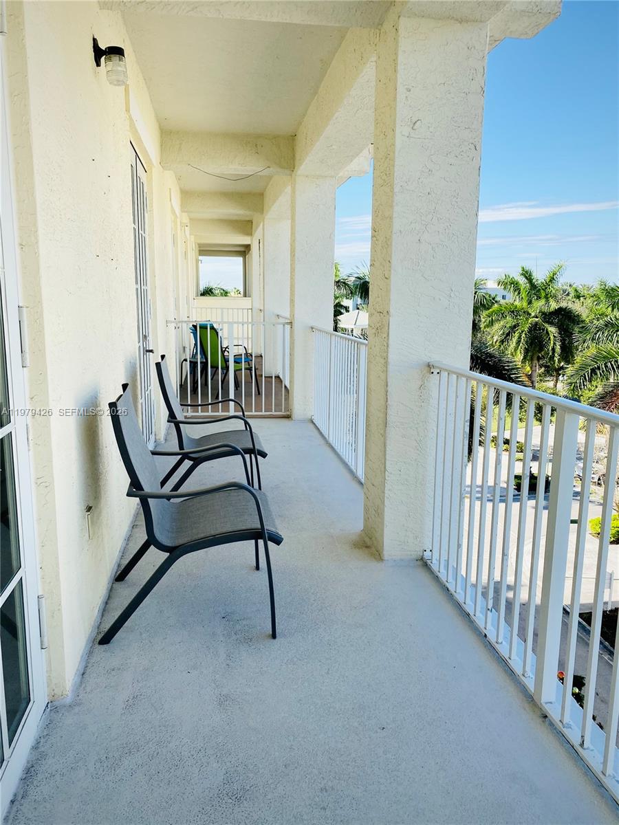 1200 Town Ctr Dr #422 Jupiter, FL 33458