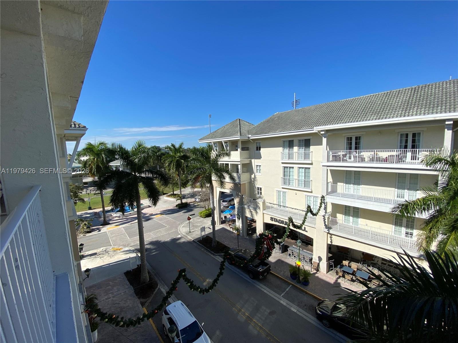 1200 Town Ctr Dr #422 Jupiter, FL 33458