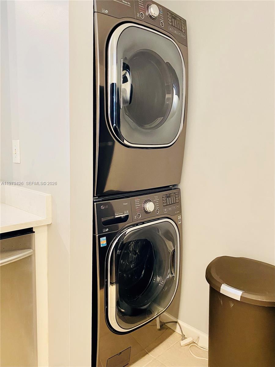 1200 Town Ctr Dr #422 Jupiter, FL 33458