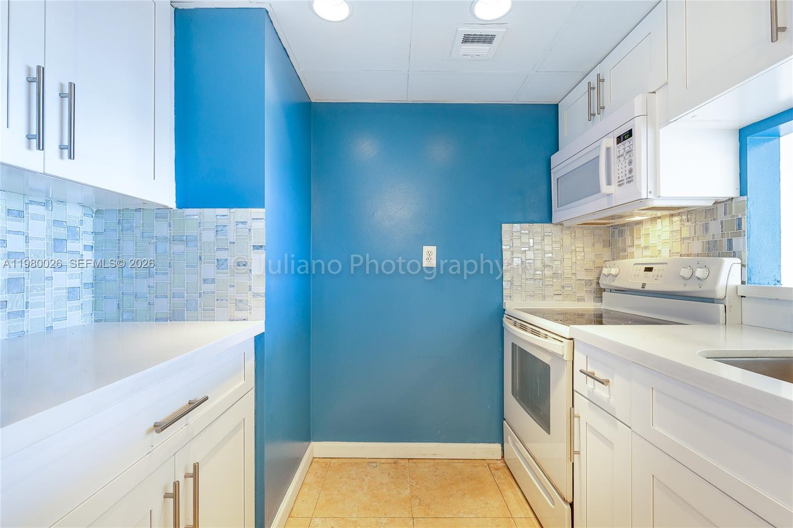 7601 E Treasure Dr #2309 North Bay Village, FL 33141