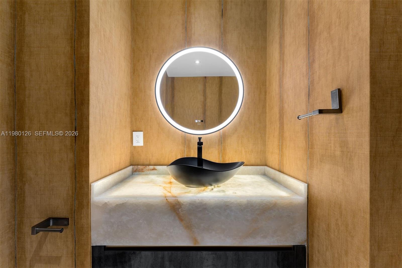 900 Biscayne Blvd #4202 Miami, FL 33132