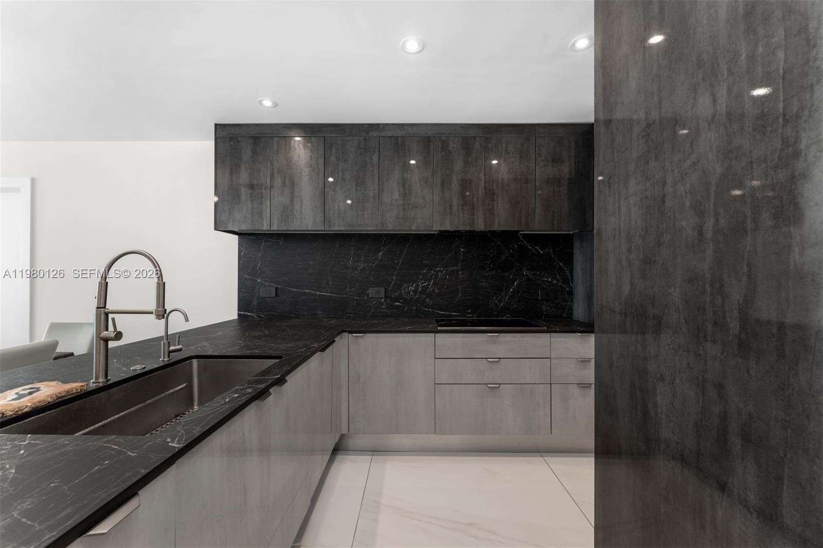 900 Biscayne Blvd #4202 Miami, FL 33132