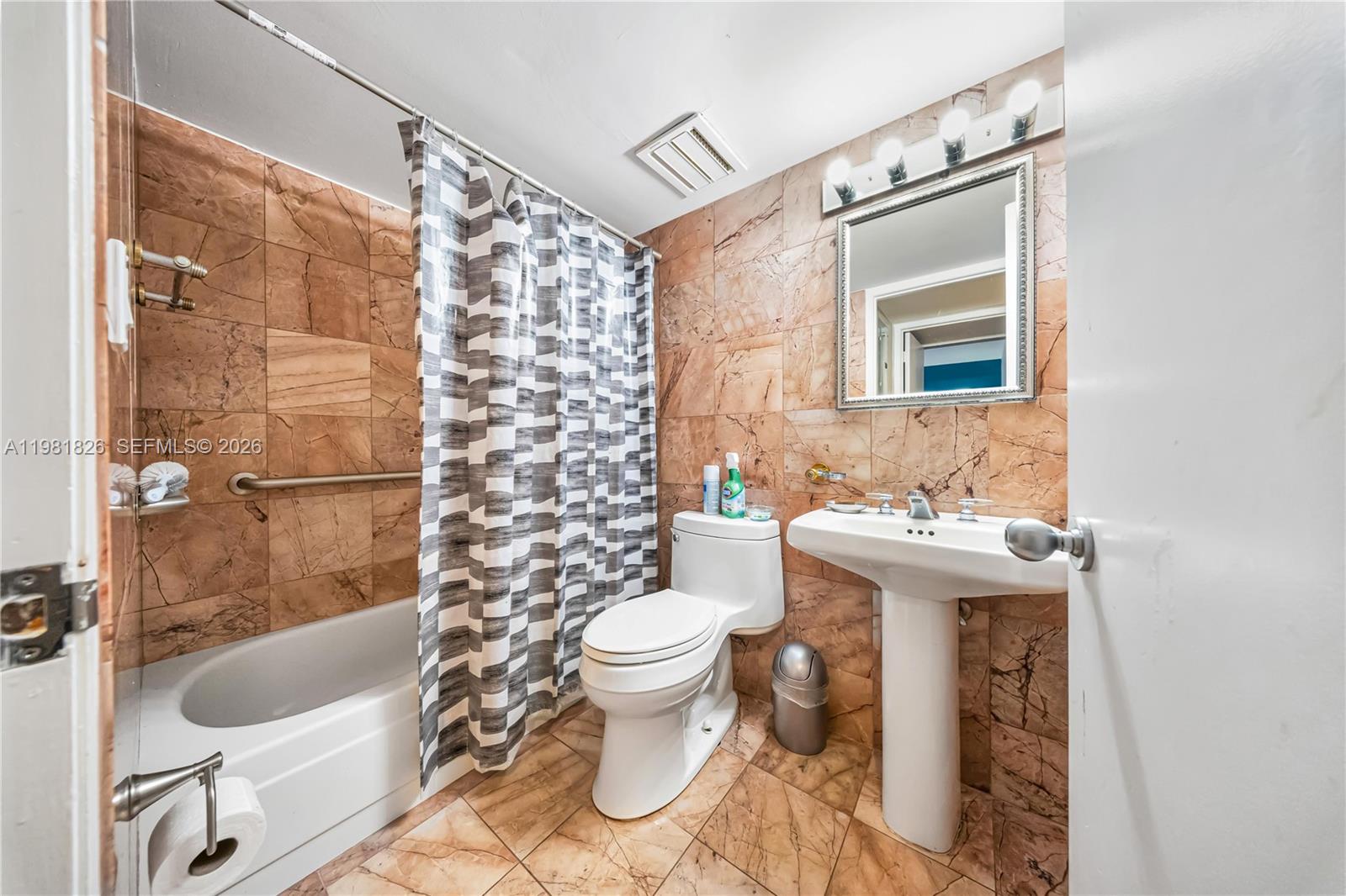 5747 SW 55th St Miami, FL 33155