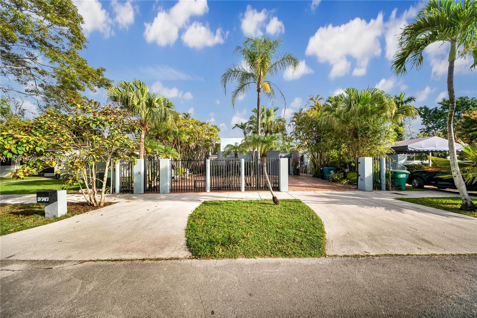 5747 SW 55th St Miami, FL 33155