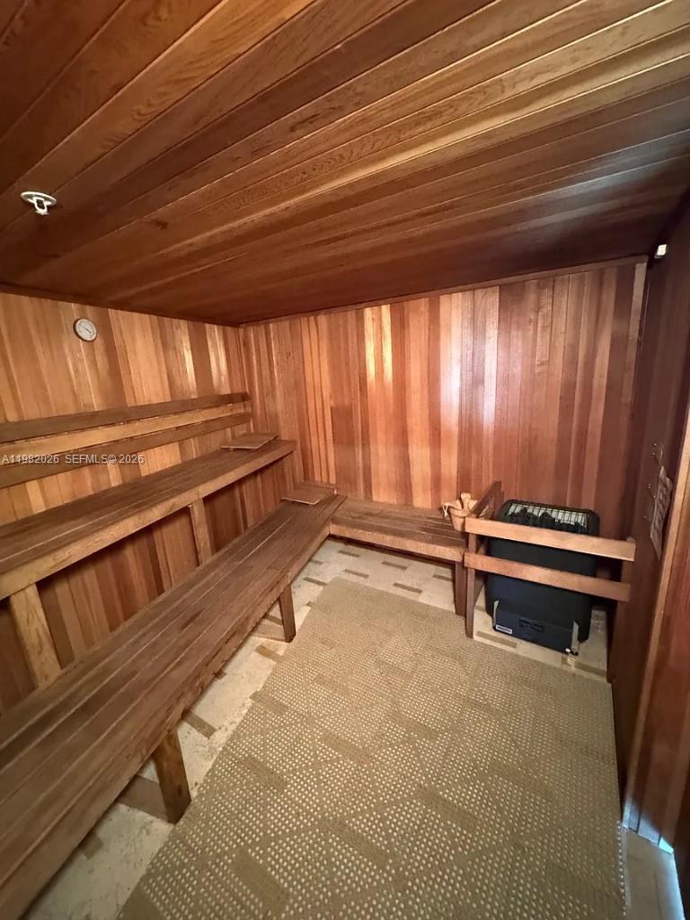 image Brickell on the River North13