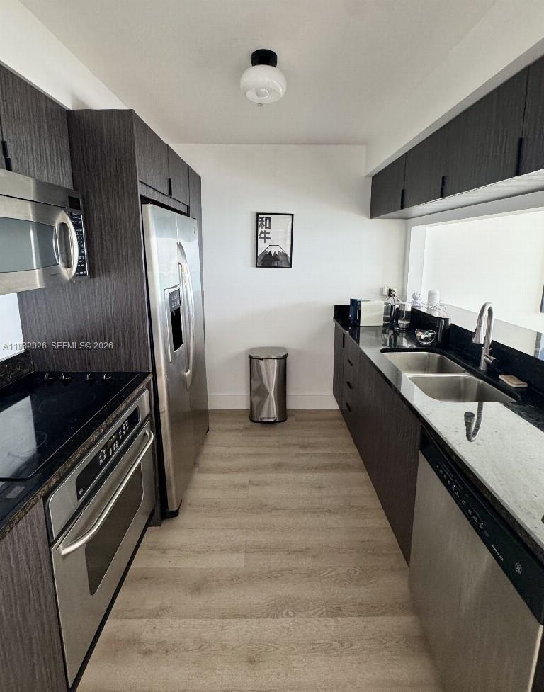 image Brickell on the River North6