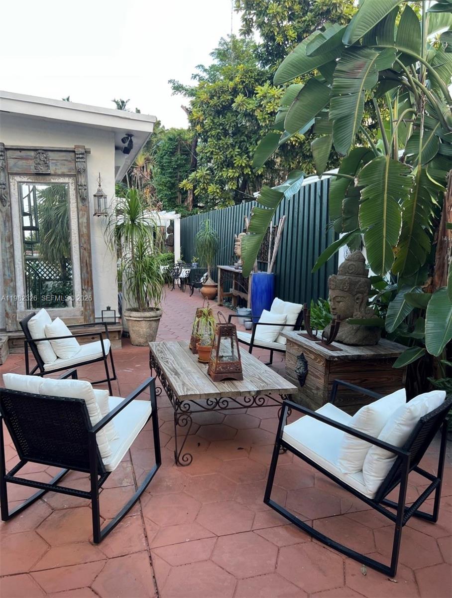 2190 SW 22th Ter Miami, FL 33145