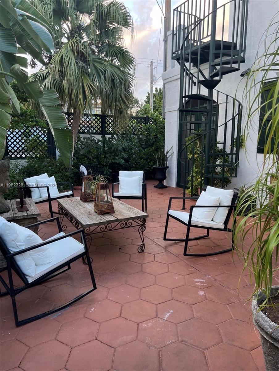 2190 SW 22th Ter Miami, FL 33145