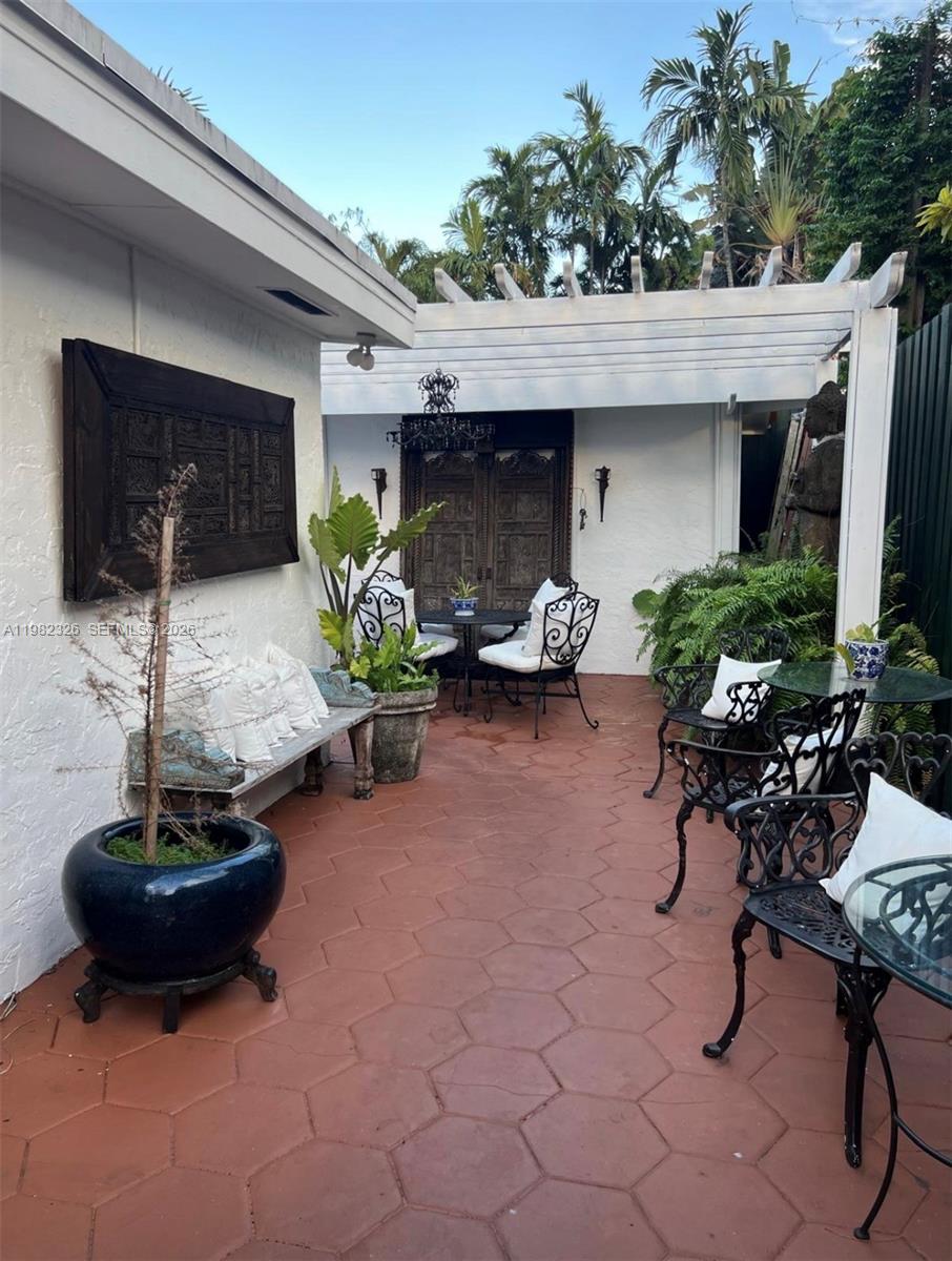 2190 SW 22th Ter Miami, FL 33145