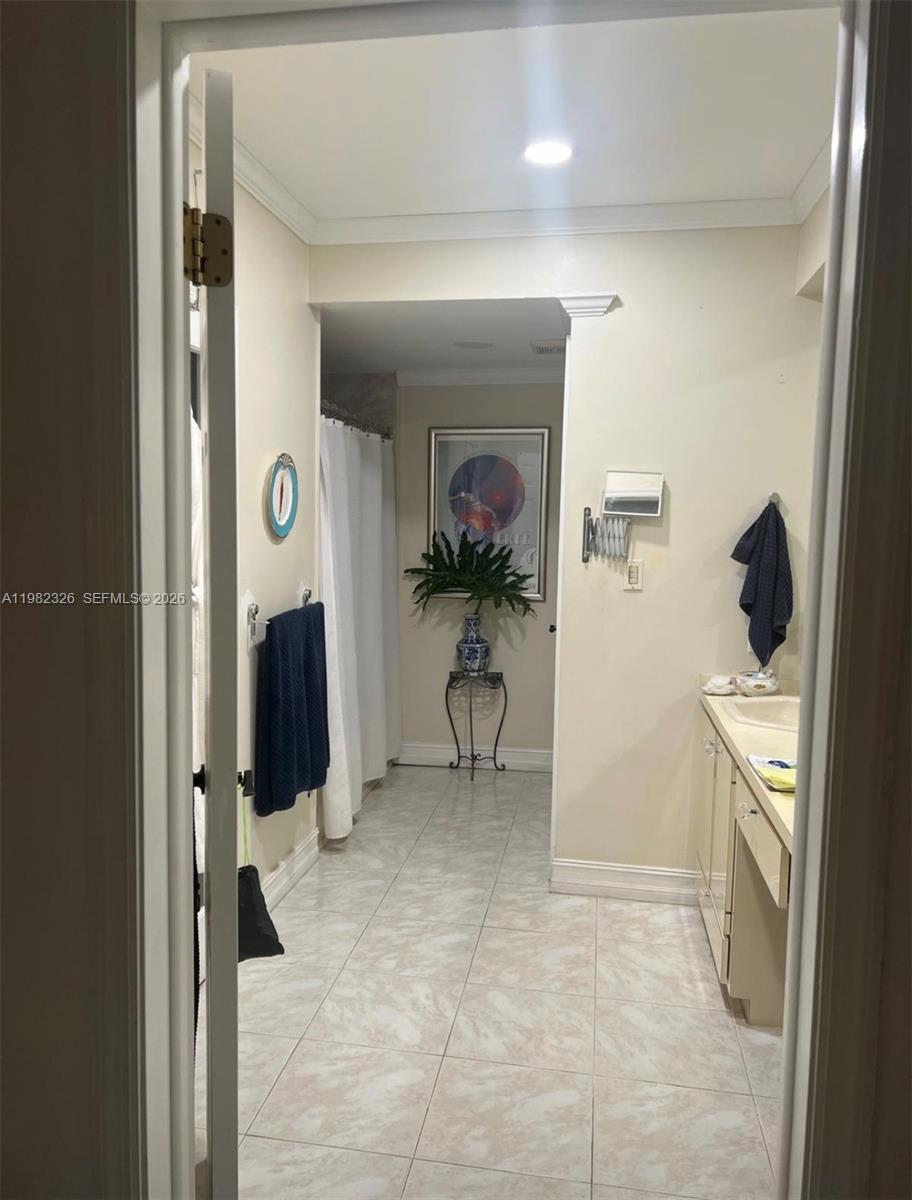 2190 SW 22th Ter Miami, FL 33145