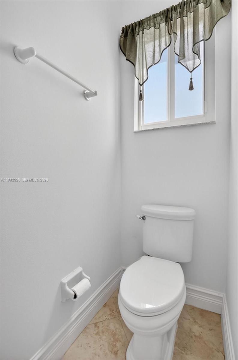 1583 NW 182nd Way Pembroke Pines, FL 33029