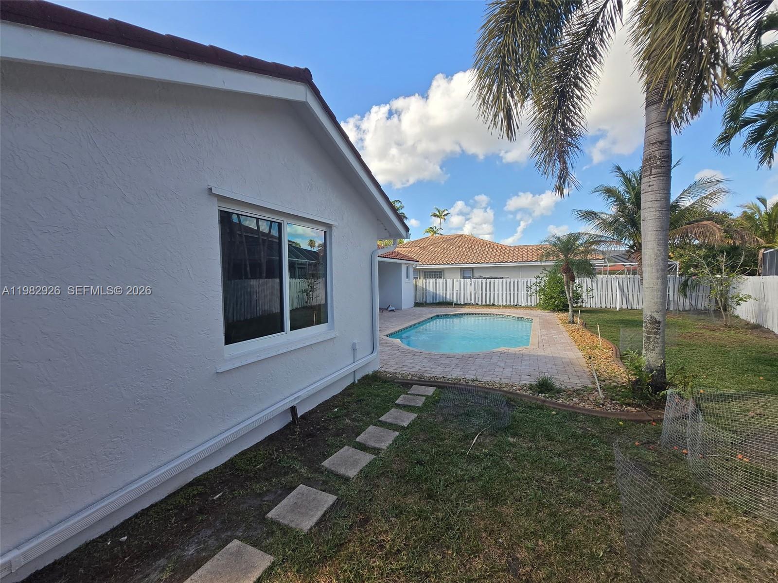 1583 NW 182nd Way Pembroke Pines, FL 33029