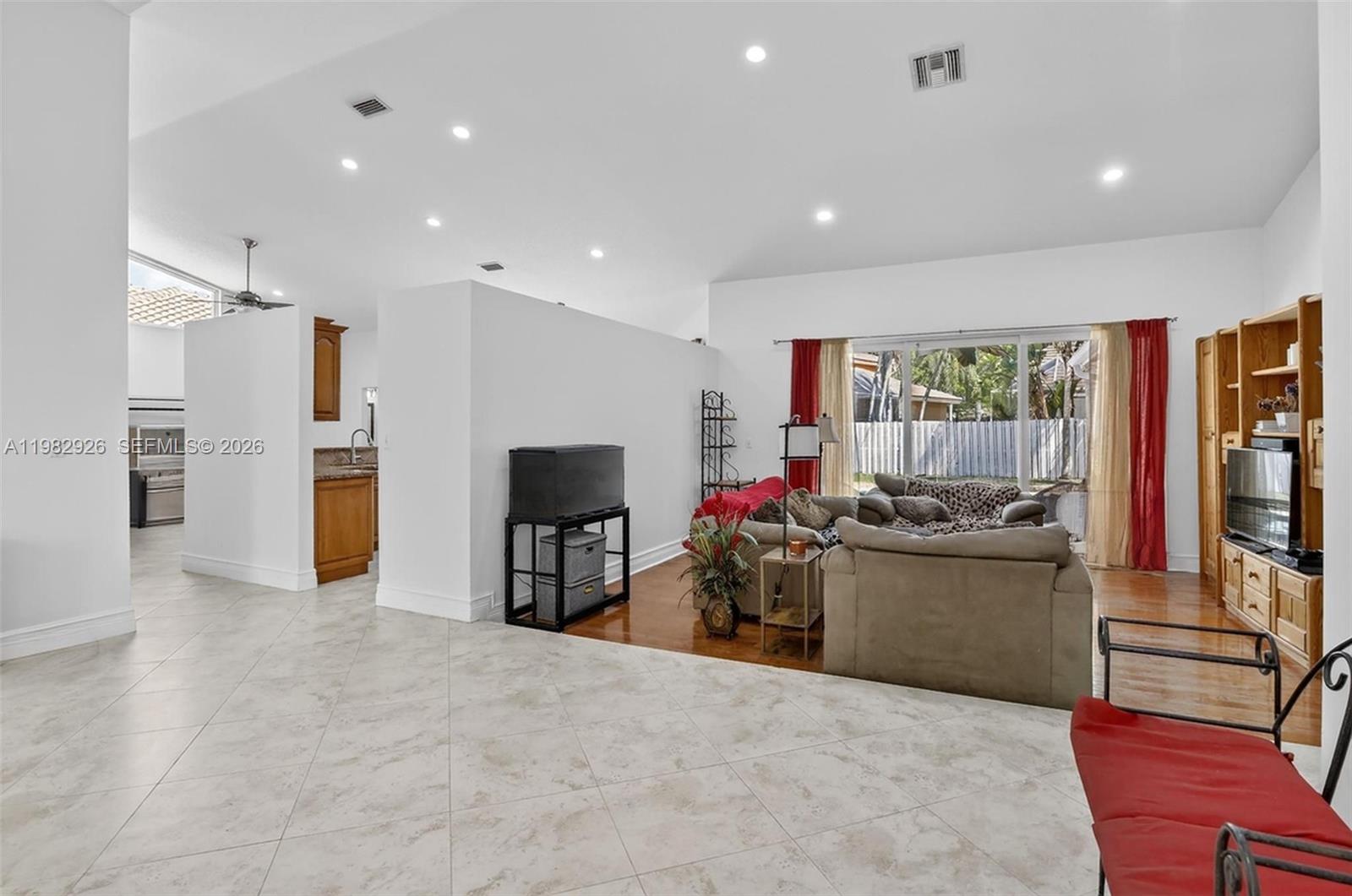 1583 NW 182nd Way Pembroke Pines, FL 33029