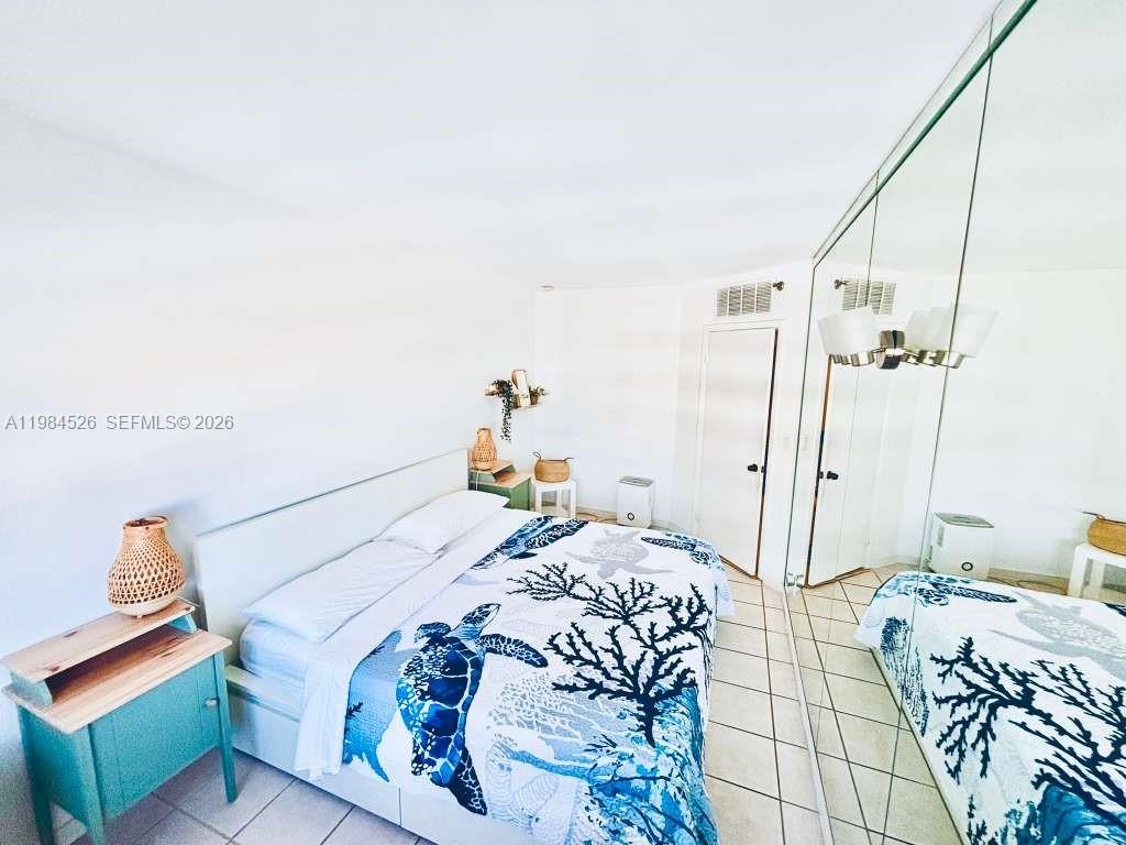 100 Lincoln Rd #825 Miami Beach, FL 33139