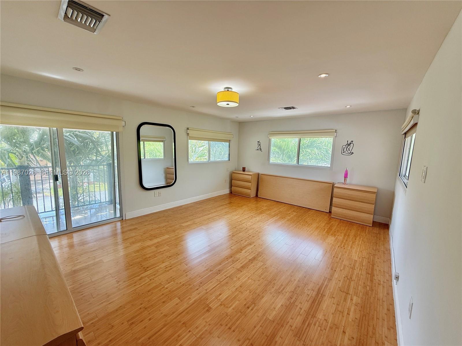 211 189th Ter Sunny Isles Beach, FL 33160