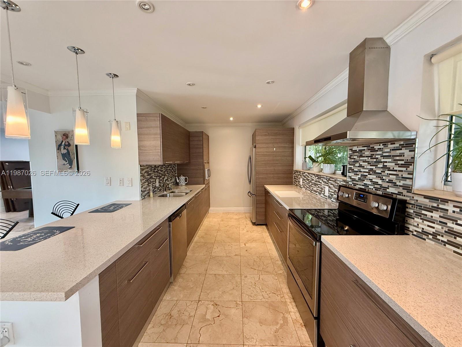 211 189th Ter Sunny Isles Beach, FL 33160