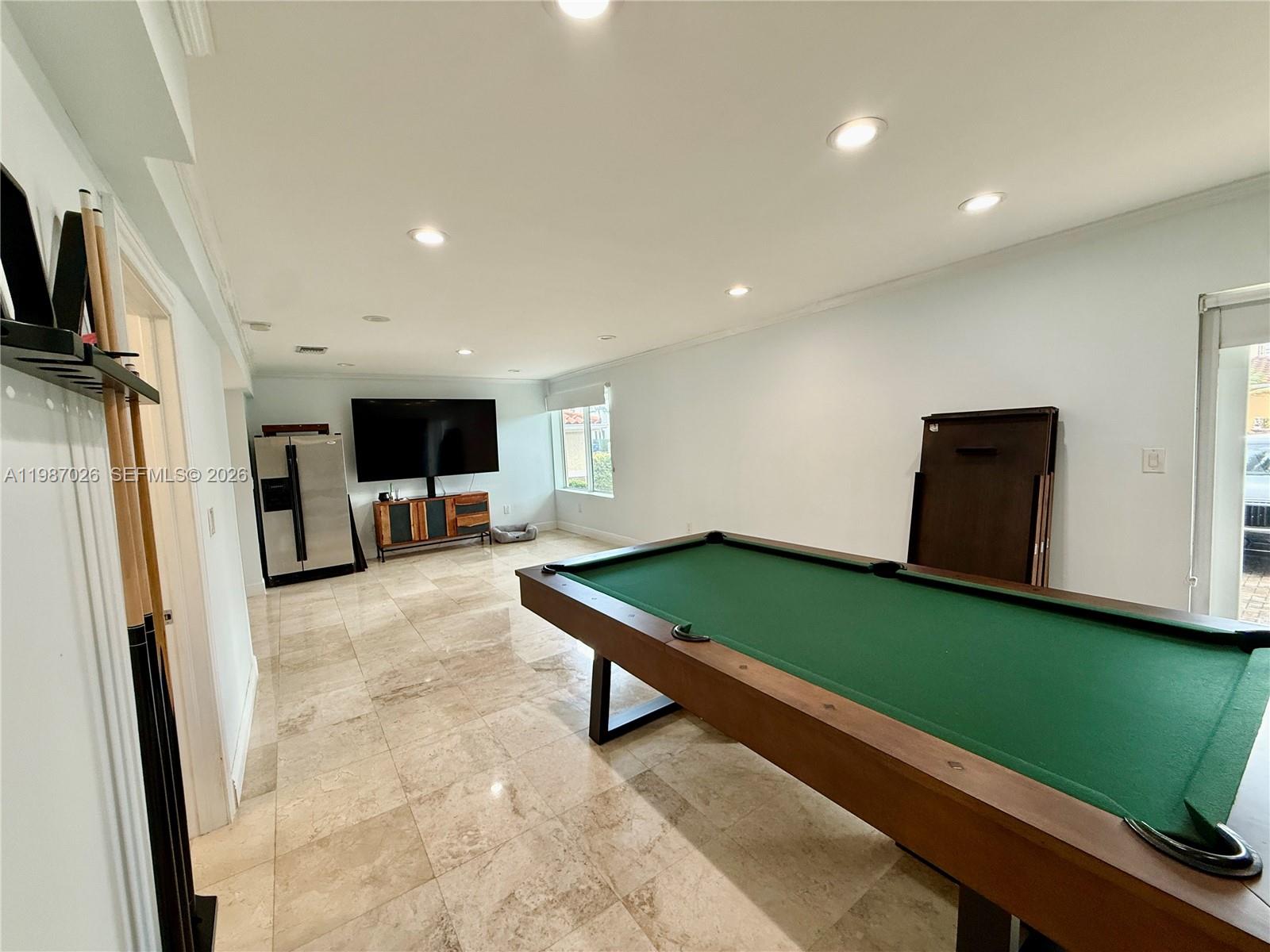 211 189th Ter Sunny Isles Beach, FL 33160