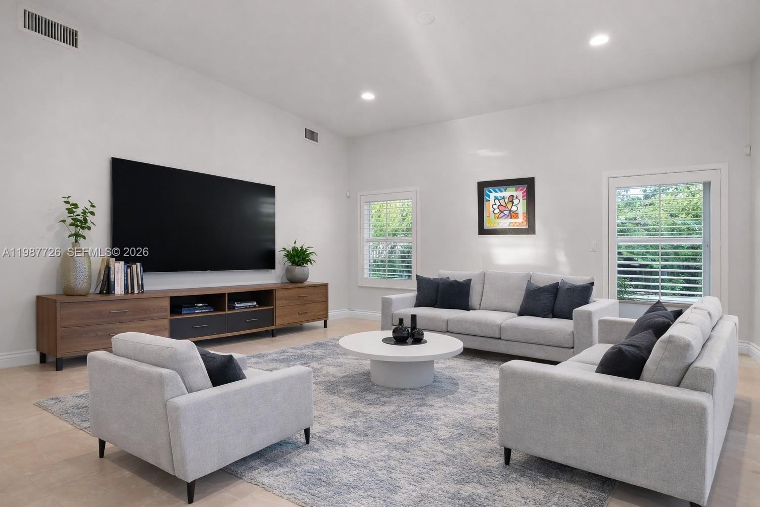 3744 Oak Rdg Cir Weston, FL 33331