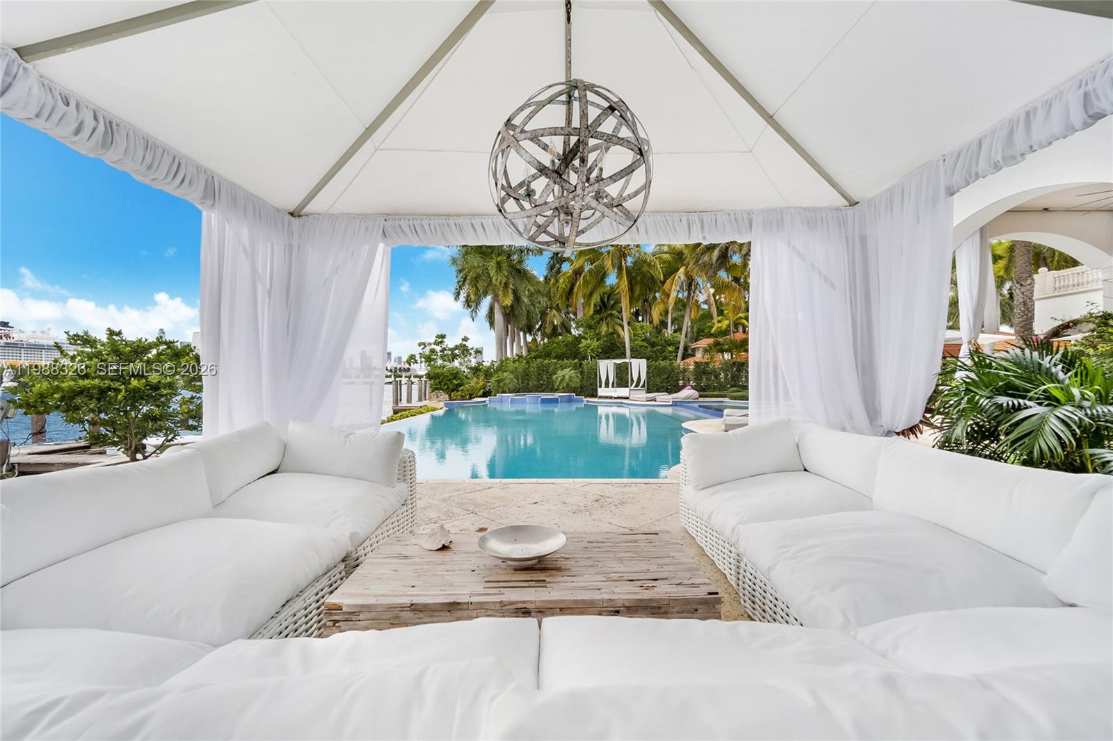 100 Palm Ave Miami Beach, FL 33139