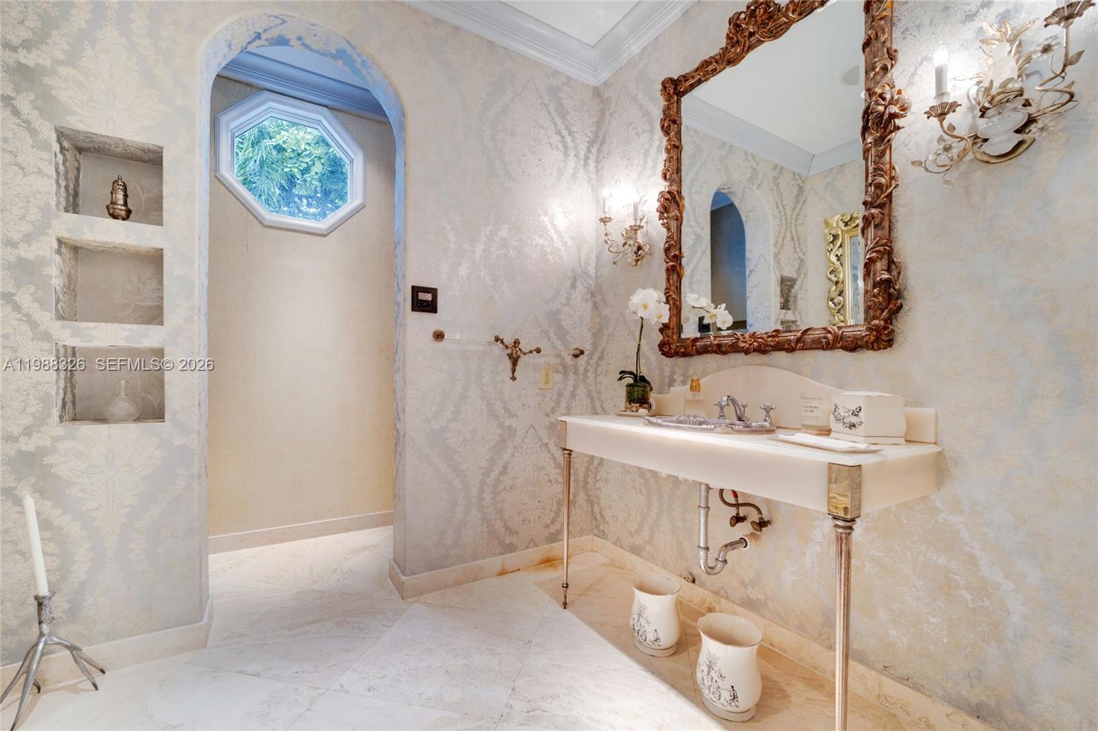 100 Palm Ave Miami Beach, FL 33139