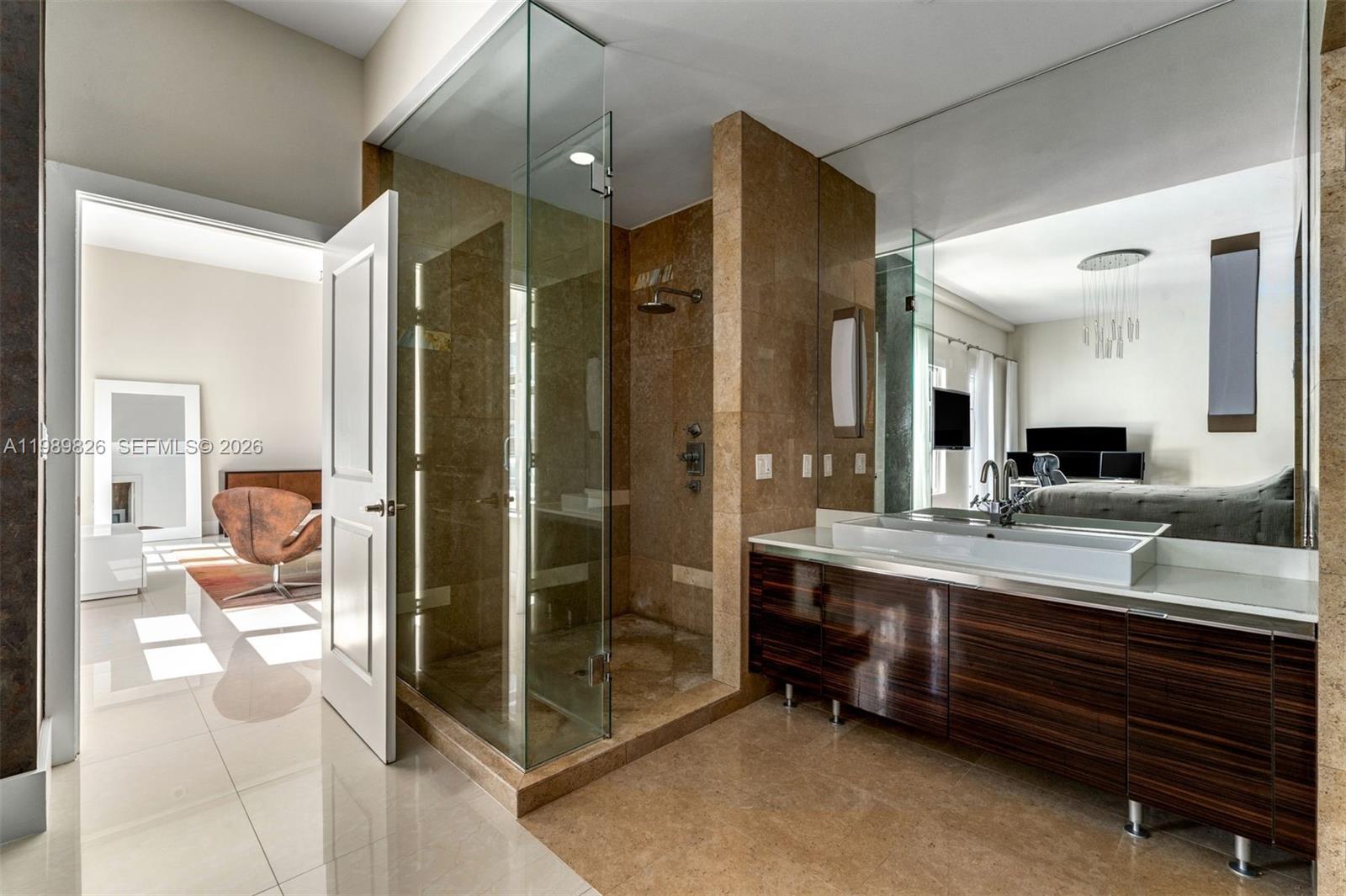 3739 Collins Ave #N-604 Miami Beach, FL 33140